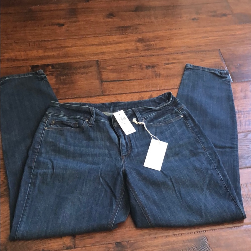 Ann Taylor sz 6 curvy fit ankle length. NWT